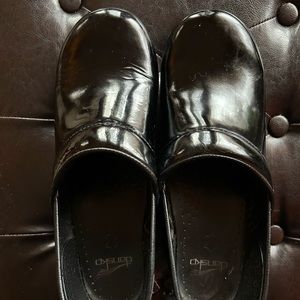 Women’s Dansko Shoes